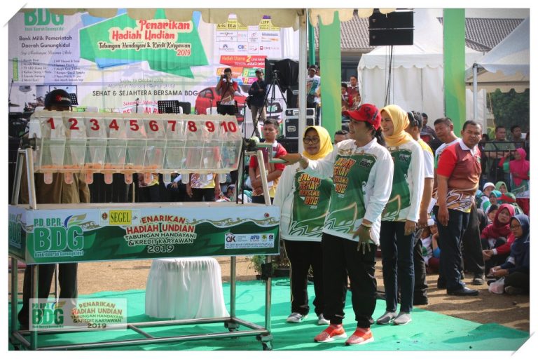Penarikan Hadiah Tabungan Handayani, Kredit Karyawan serta Penarikan Hadiah Tabungan Handayani, Kredit Karyawan serta